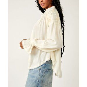 FREE PEOPLE Olivia Smocked Top / Vanilla Ice Cream